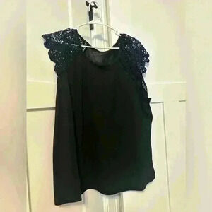 SHEIN EUC Top Fits Like An XL